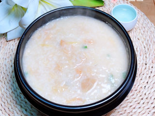 19、干贝海鲜粥,一锅鲜香的干贝海鲜粥就上桌了！