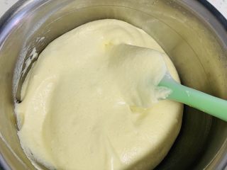 8、蜂蜜松饼????,不要过度搅拌，均匀即可。