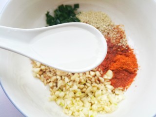 4、好吃到哭的黄磊老师同款拌面,2勺陈醋。