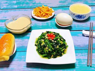 12、蒜蓉菠菜,早餐还为宝贝炸了薯条和炭烧酸奶看见了一定非常开心