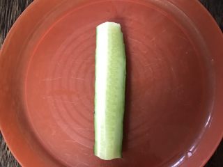 5、超豪华饭团,黄瓜洗净切一小条