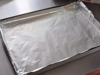 12、格兰诺拉麦片,烤盘铺上锡纸。