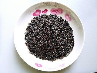 3、血糯米红豆红枣莲子粥,血糯米