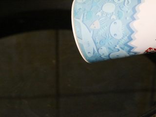 2、武汉热干面,烧一锅水，放入少许盐。