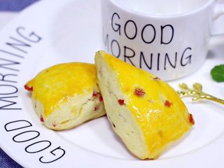 12、芝士香肠司康,当早餐和下午茶点心都是很不错的选择。