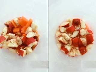 6、宝宝辅食：山楂胡萝卜果茶-强化宝宝视力，酸酸甜甜好开胃！10M+,把胡萝卜块、山楂块装入料理机中，倒入清水。