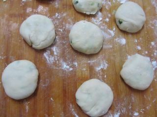 12、蟹壳黄烧饼,依次做完