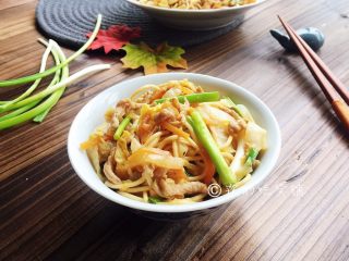 15、三丝炒面,完成。