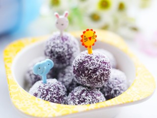 13、奶香芒果夹心紫薯球,成品。