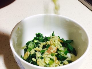 3、猪肝瘦肉粥,放在碗里备用