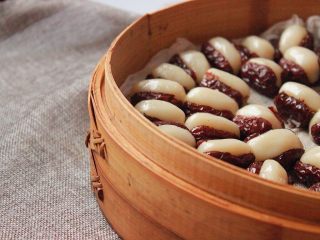 12、冬太烈，心太软,出锅后，将勾的芡汁淋在糯米枣上即可？