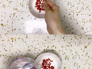 5、菠菜猪肝粥,准备5g枸杞，加水泡开，凉水即可