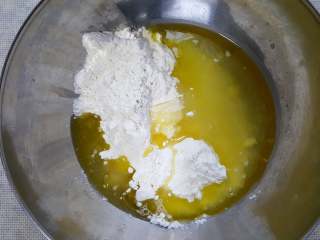 4、中式点心~白酥皮玫瑰鲜花饼（素油版）,4．混合水油皮全部用料。