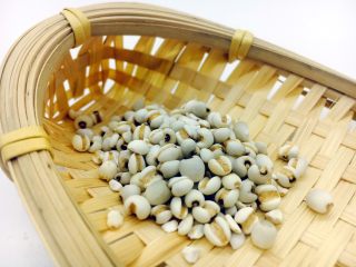 5、暖心暖胃 赤小豆莲子粥,薏仁