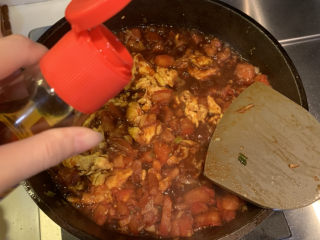 16、鸡蛋西红柿打卤面,出锅前放入适量麻油