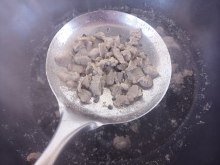 8、幸福早餐~皮蛋瘦肉粥,捞出来