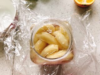 12、醋腌嫩生姜-可做早餐稀饭配菜,表面包上3层保鲜膜，更能达到密封效果。