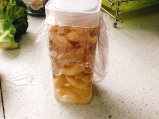 13、醋腌嫩生姜-可做早餐稀饭配菜,盖上盖子，放冰箱1个月即可食用。