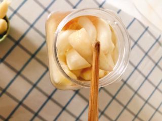 14、醋腌嫩生姜-可做早餐稀饭配菜,成品图，特别入味，并且很嫩。