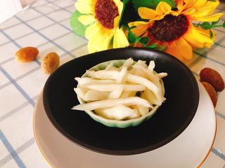 15、醋腌嫩生姜-可做早餐稀饭配菜,撕成姜丝，配稀饭也很好吃。