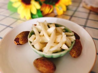 16、醋腌嫩生姜-可做早餐稀饭配菜,成品图。