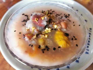 7、腊八粥【八宝粥】,吃之前加芝麻桂花，更香！！！