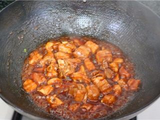 11、高升排骨,关火，搅拌均匀