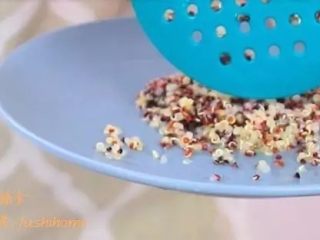 2、藜麦牛肉莲藕羹,????小贴士:藜麦安利过很多次了,吃了有啥功效,去问问度娘吧。家庭必备!