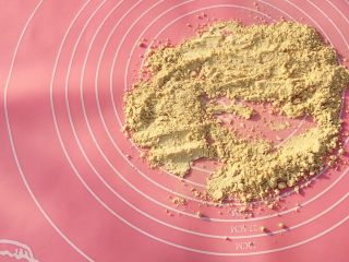 5、超简单驴打滚,硅胶垫加上黄豆粉