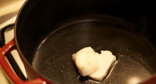 2、猪肉粥,煮文昌鸡脂油，不要煎，煮的油性温和火气小