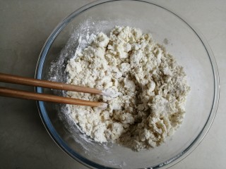 5、红薯馒头,拌成絮状