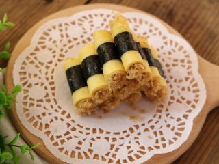 16、紫菜肉松鸡蛋卷,一卷接着一卷，怎么吃都不腻