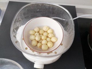 4、莲藕饼,煮好的莲子