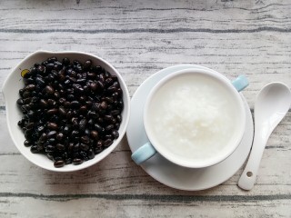 10、黑豆配粥,再搭配一碗白粥