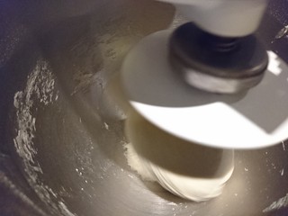 13、英式滿福面包,這時用中速攪拌