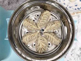 10、三鲜柳叶饺子,水开蒸8分钟即可出锅