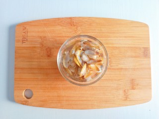 5、补锌-贝类鲜味粥,捞出过凉水