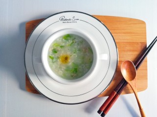 11、补锌-贝类鲜味粥,出锅后滴入两滴亚麻籽油搅拌均匀