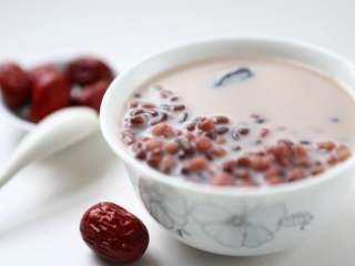 6、电饭煲+奶香赤豆祛湿羹,小小一碗祛湿羹，补气养血，祛湿养颜哟