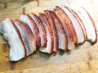 13、梅菜扣肉,泡好洗净切片