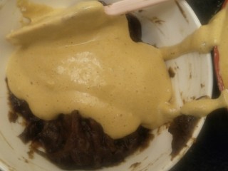 17、红糖枣泥蛋糕,加入一勺面糊