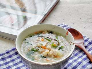 9、早餐+菠菜香菇肉末粥,成品