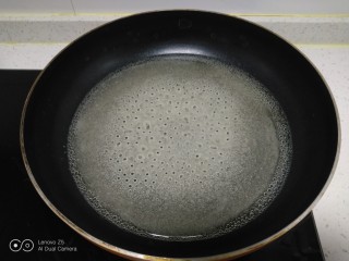 8、冰糖葫芦,小火慢慢熬。