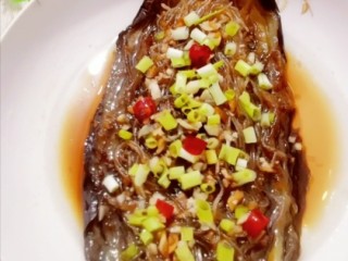 15、蒜蓉粉丝蒸茄子,做好的蒜蓉粉丝蒸茄子