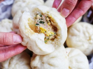 22、韭菜猪肉鸡蛋包子,馅料非常鲜。