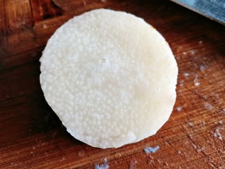 8、鸡肉山药粥,山药去皮清洗干净