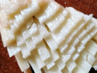 9、鸡肉山药粥,再切成小丁