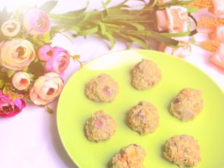 10、胡萝卜牛肉丸子 宝宝辅食，洋葱+ 鸡蛋,香喷喷的丸子出锅啦。