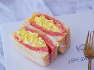 14、火腿蛋三明治,成品图