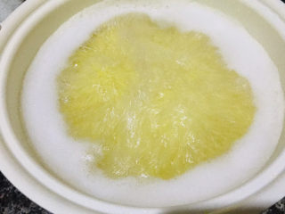 6、苹果小米粥,至沸腾